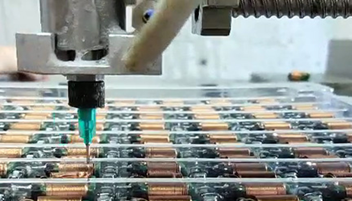 【橡膠型膠粘劑】應(yīng)用中出現(xiàn)氣泡的原因？如何去避免及解決？