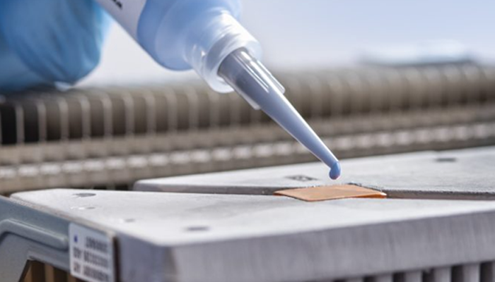 【導(dǎo)熱泥】的性能特點(diǎn)及應(yīng)用優(yōu)勢(shì)？