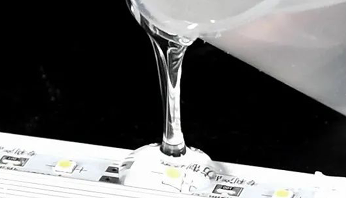 【有機(jī)硅粘接膠】在照明行業(yè)應(yīng)用中?；拈_(kāi)裂的原因？